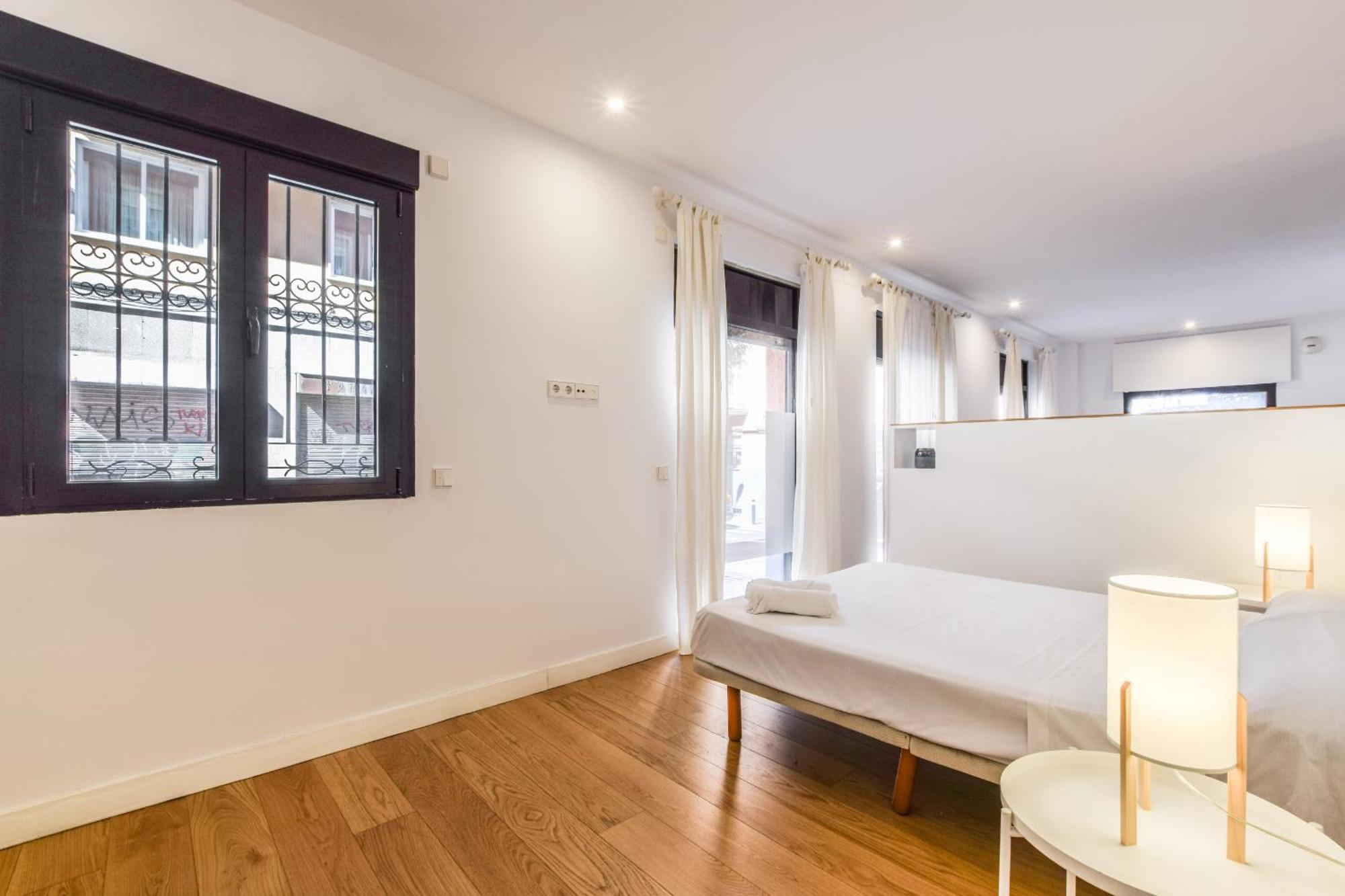 Loft Exclusivo Reformado De Diseno Alquiler Temporal Apartment Madrid Exterior photo