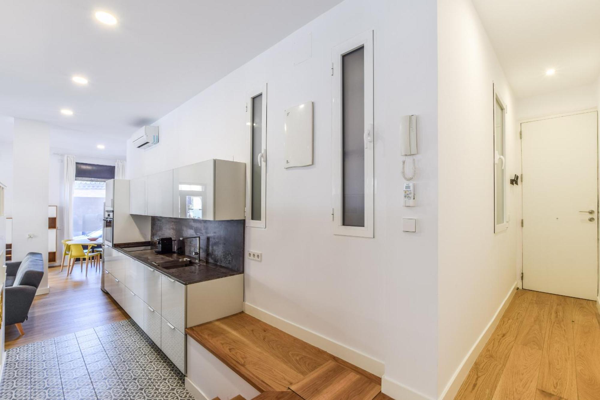 Loft Exclusivo Reformado De Diseno Alquiler Temporal Apartment Madrid Exterior photo