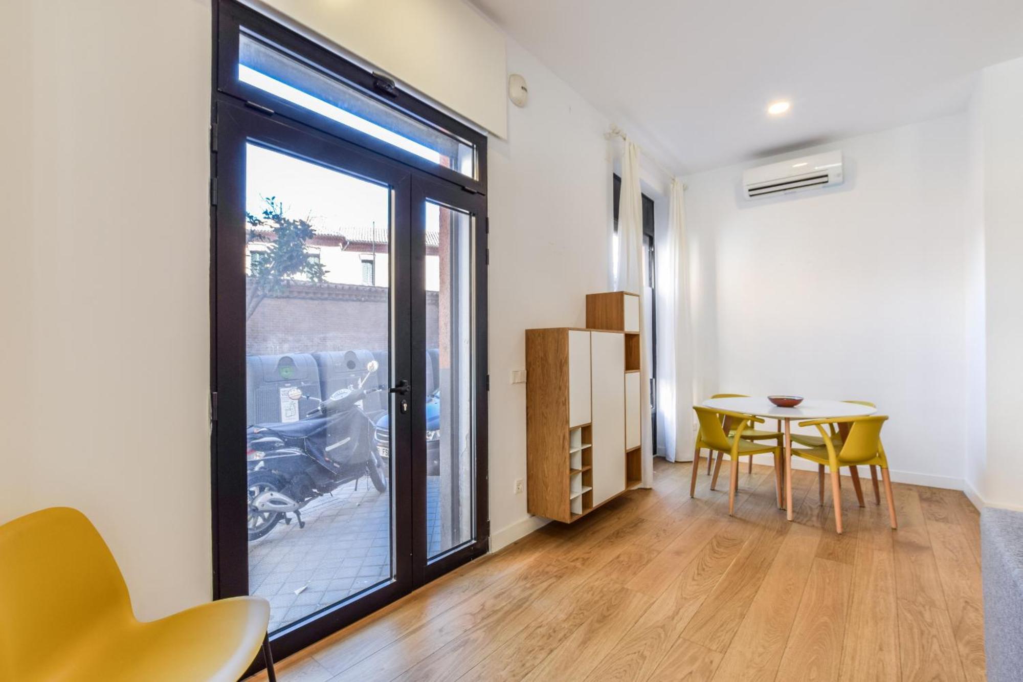 Loft Exclusivo Reformado De Diseno Alquiler Temporal Apartment Madrid Exterior photo