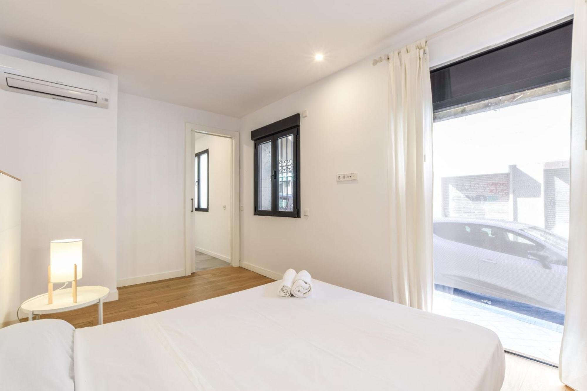 Loft Exclusivo Reformado De Diseno Alquiler Temporal Apartment Madrid Exterior photo