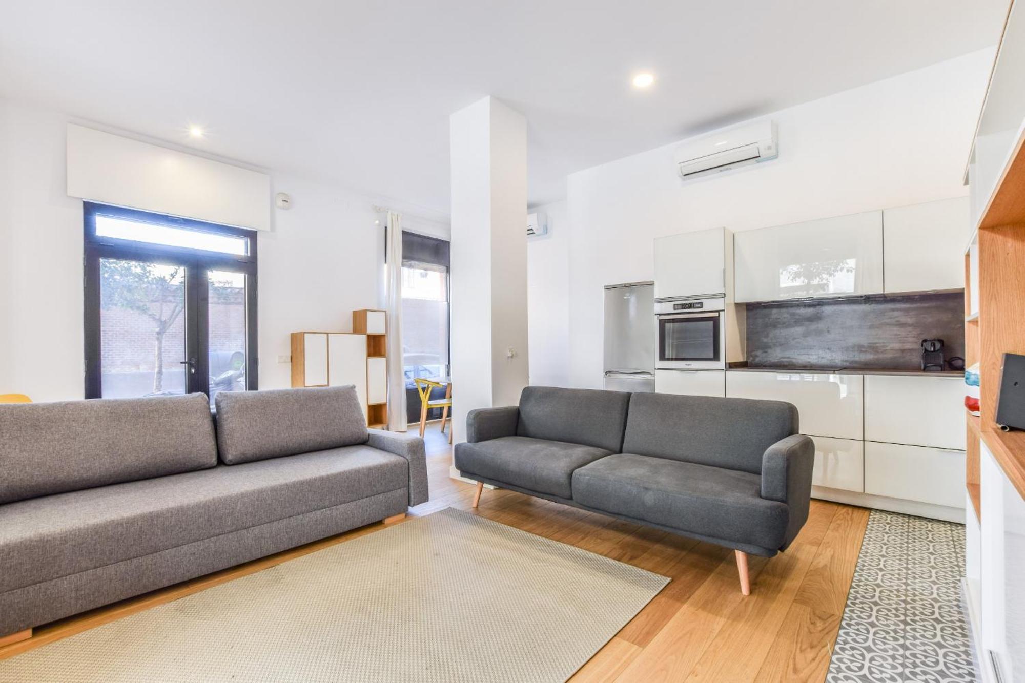 Loft Exclusivo Reformado De Diseno Alquiler Temporal Apartment Madrid Exterior photo