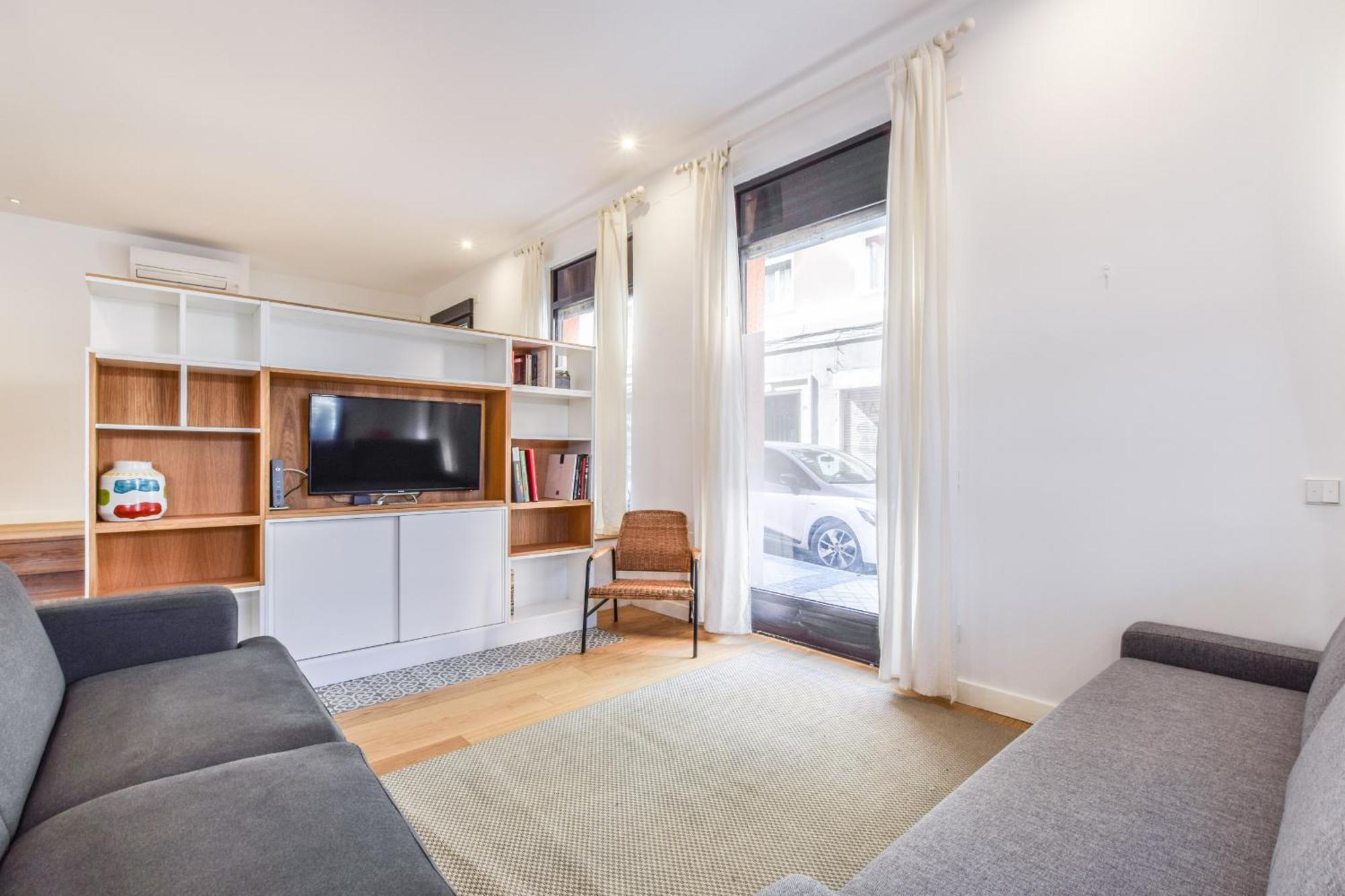 Loft Exclusivo Reformado De Diseno Alquiler Temporal Apartment Madrid Exterior photo
